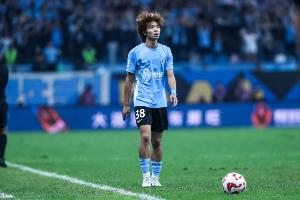 呂焯毅本場(chǎng)比賽有8次搶斷，刷新大連英博球員單場(chǎng)中超搶斷數(shù)新高