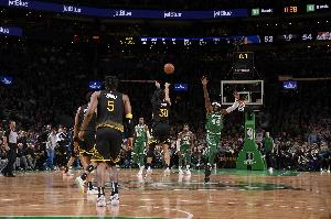 庫里談新規(guī)：我之前對(duì)那些擔(dān)心命中率不投超遠(yuǎn)壓哨的人大喊大叫