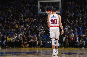 庫里說打到40歲？勇士助教：他會(huì)一直打球 直到不再享受比賽