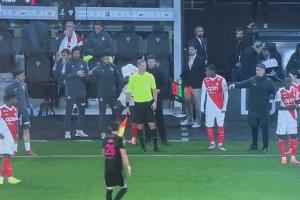 不給新帥面子法蒂被換后沒握手直接下場，遭主帥“死亡凝視”