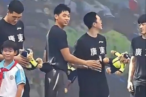 廣東宏遠男籃參加公益活動 新援崔永熙與球隊一同出席