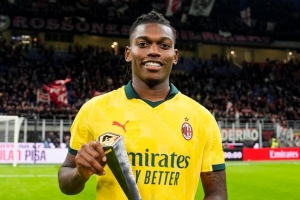 梅開二度！官方：萊奧當(dāng)選米蘭2-1佛羅倫薩的全場(chǎng)最佳球員