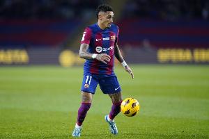 記者：拉菲尼亞、費(fèi)蘭-托雷斯缺席巴薩歐冠賽前的訓(xùn)練