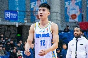 北京男籃官博：祝范依銘生日快樂 新歲進階 不負(fù)韶華！