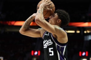 威少：24號(hào)秀克利福德是出色球員 接下來他會(huì)讓很多人感到驚訝