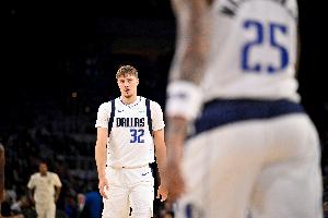 超高陣容！獨行俠季前賽防守效率97.1 高居聯(lián)盟第一