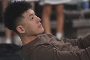 張陳治鋒：感謝楊鳴指導(dǎo)給我機(jī)會(huì)和老大哥們同場(chǎng)競(jìng)技 發(fā)現(xiàn)不足