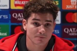 英語沒還給老師！賽前發(fā)布會記者英文提問，小蜘蛛笑著表示聽懂了