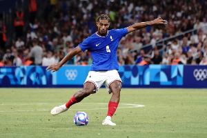 巴代：我出生在巴黎但并非巴黎圣日耳曼球迷，要靠團(tuán)隊防守登貝萊