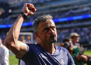 衛(wèi)冕冠軍風(fēng)采，巴黎成為歐冠歷史首支單一日歷年打進40+進球球隊