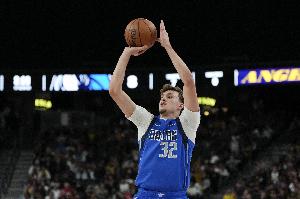 弗拉格控衛(wèi)？獨行俠揭幕戰(zhàn)首發(fā)：弗拉格/克萊/華盛頓/濃眉/萊夫利