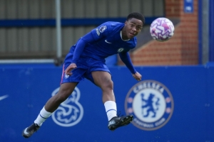 能否出戰(zhàn)？記者：切爾西16歲邊鋒麥奎因有望入選對(duì)陣阿賈克斯名單