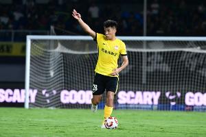 還能留中超嗎？36歲老將張呈棟與西海岸合同年底到期，被禁賽+3停