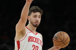 規(guī)則受益第一人！申京投了本賽季聯(lián)盟第一個(gè)heave 沒進(jìn)不算出手