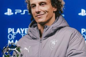 10人作戰(zhàn)近90分鐘零封！38歲大衛(wèi)-路易斯4射3正10解圍，獲歐冠MVP