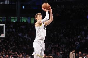 為何對位馬卡如此有挑戰(zhàn)性？小卡：他能投能突 能運球又能殺禁區(qū)