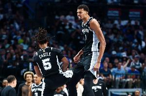 前輩的認(rèn)可！小托馬斯：文班可以單賽季包攬MVP、DPOY、MOP