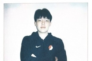 全員集結！開拓者曬球隊簽名明信片 利拉德領銜&楊瀚森中文簽名