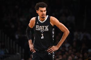 爆砍40分15板！揭幕戰(zhàn)過后文班亞馬MVP概率上升至19% 聯(lián)盟第四