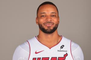 不如比爾？鮑威爾熱火首秀28分9板4助 比爾僅5分 卡登合砍25分