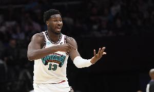 發(fā)揮不佳！小賈倫-杰克遜上半場6中3拿到9分 出現(xiàn)4次犯規(guī)4次失誤