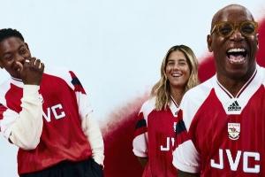 阿森納復(fù)古1992-1994賽季主場球衣發(fā)布，經(jīng)典戰(zhàn)袍再現(xiàn)昔日榮耀