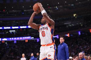 攻防俱佳！阿努諾比17中9貢獻(xiàn)24分14板2助3斷1帽