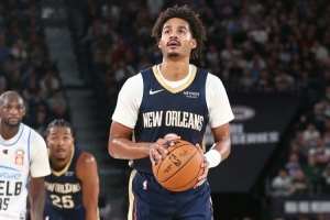 茶香四溢！普爾9中5砍半場(chǎng)最高15分外加2助0失誤 正負(fù)值+17