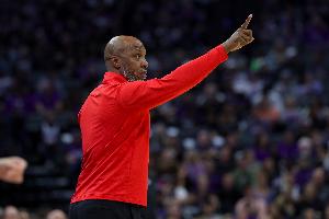 美記：比盧普斯生涯17賽季總收入超1.06億 羅齊爾生涯至今1.33億