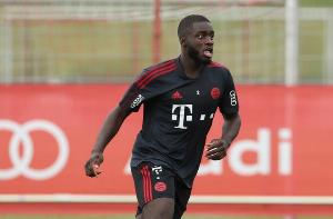 記者：曼聯(lián)欣賞于帕但沒想好找什么類型后衛(wèi)，優(yōu)先補(bǔ)強(qiáng)中場(chǎng)+中鋒