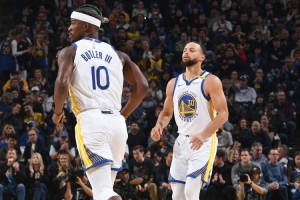 注意到巴特勒罰丟一個(gè)？庫里：本季罰球情況我既不確認(rèn)也不否認(rèn)