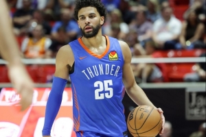 SGA：和阿杰伊-米切爾打球像是街頭籃球 他不需要太多固定體系