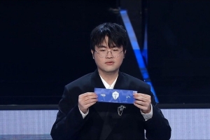 韓國隊內(nèi)戰(zhàn)！韓解說看淘汰賽抽簽帶上痛苦面具：直接開始哀嚎