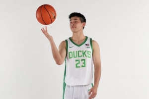 11投4中！俄勒岡大學(xué)主帥：林葳轉(zhuǎn)移球很棒 但他后來(lái)有點(diǎn)缺乏耐心