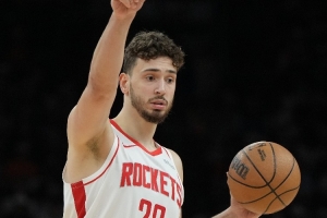 媒體人：申京對這支火箭非常關(guān)鍵 可他今天打得很爛 串聯(lián)不起來