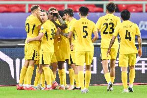 客勝三鎮(zhèn)獲保級重要三分，球迷今日將在機場接機深圳新鵬城將士