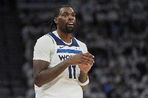 表現(xiàn)低迷！納茲-里德9投2中得5分5板3助1斷1帽 正負值-15