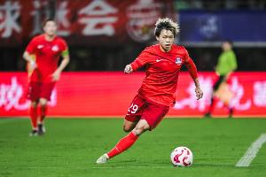 足球報(bào)：梅州客家浪費(fèi)機(jī)會(huì)被懲罰保級(jí)形勢(shì)嚴(yán)峻，戰(zhàn)英博不容有失