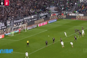 拜仁仍2球領(lǐng)先！比朔夫抱摔送點，門興球員點射擊中立柱彈出