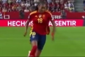 重傷！世體：西班牙女足前鋒帕拉略洛左膝可能脫臼，將接受檢查