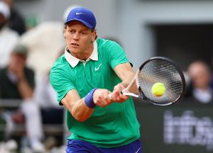 辛納2-0完勝布勃里克，晉級維也納站四強，半決賽將對陣德米納爾