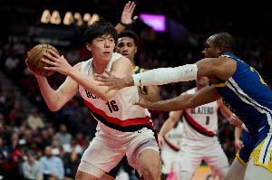 劉維偉：科爾明顯就是要針對楊瀚森 他面對庫里這種投手還是被動