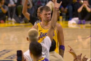 牛皮糖防守又怎樣！東契奇頂著防守三分再中45分平湖人生涯紀(jì)錄