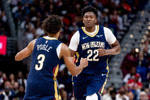 奎因：費(fèi)爾斯表現(xiàn)很關(guān)鍵 教練信任我們說(shuō)明我們有能力在這競(jìng)爭(zhēng)