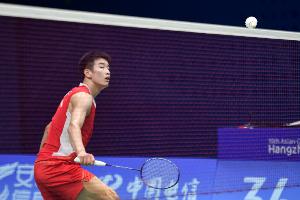 法國羽毛球公開賽男單：李詩灃2-1擊敗渡邊航貴，半決賽對安東森