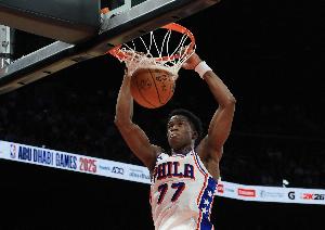 3&4順位對(duì)決！埃奇庫(kù)姆半場(chǎng)9分2板4助2斷1帽VS克尼佩爾5分2板1助