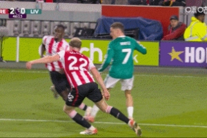 加克波禁區(qū)倒地未判點(diǎn)！官方：VAR確認(rèn)科林斯對(duì)加克波未構(gòu)成犯規(guī)