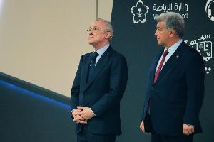 電訊報：皇馬和巴薩眼紅英超市場火爆 西甲其他隊收入被皇薩榨干