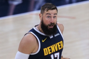 13分鐘12分7板！記者：掘金用薩里奇換來(lái)瓦蘭 這操作真的太離譜了