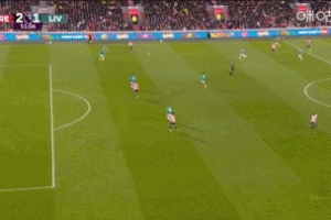 嚇人！小蜜蜂一波反擊又到利物浦門前，但蒂亞戈停大了